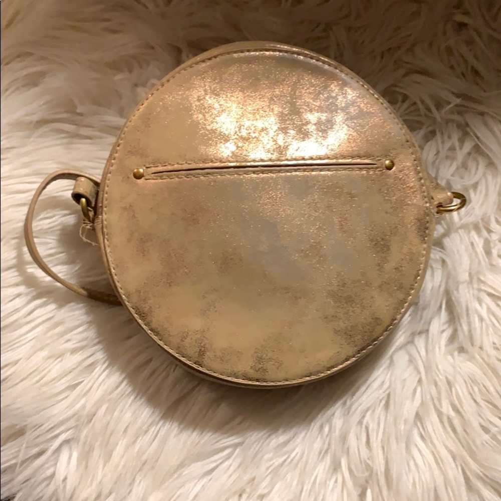 Round cross body - Picture 2 of 4